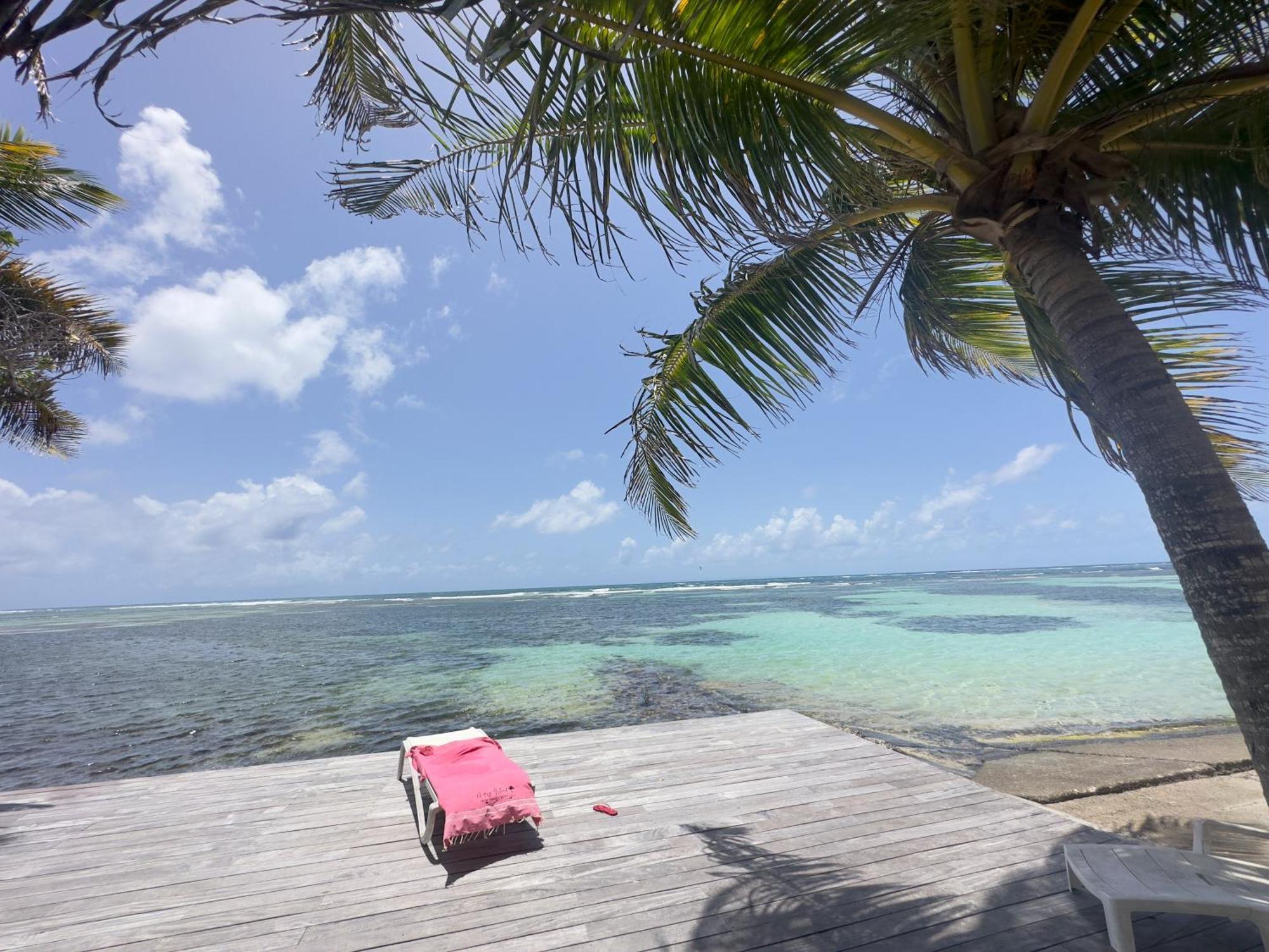 Unique : Pieds Dans L'Eau Face Au Lagon Sainte-Anne  Exterior foto